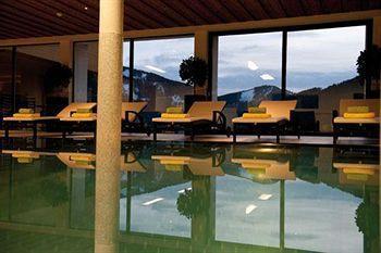 Neubergerhof Hotel 4*